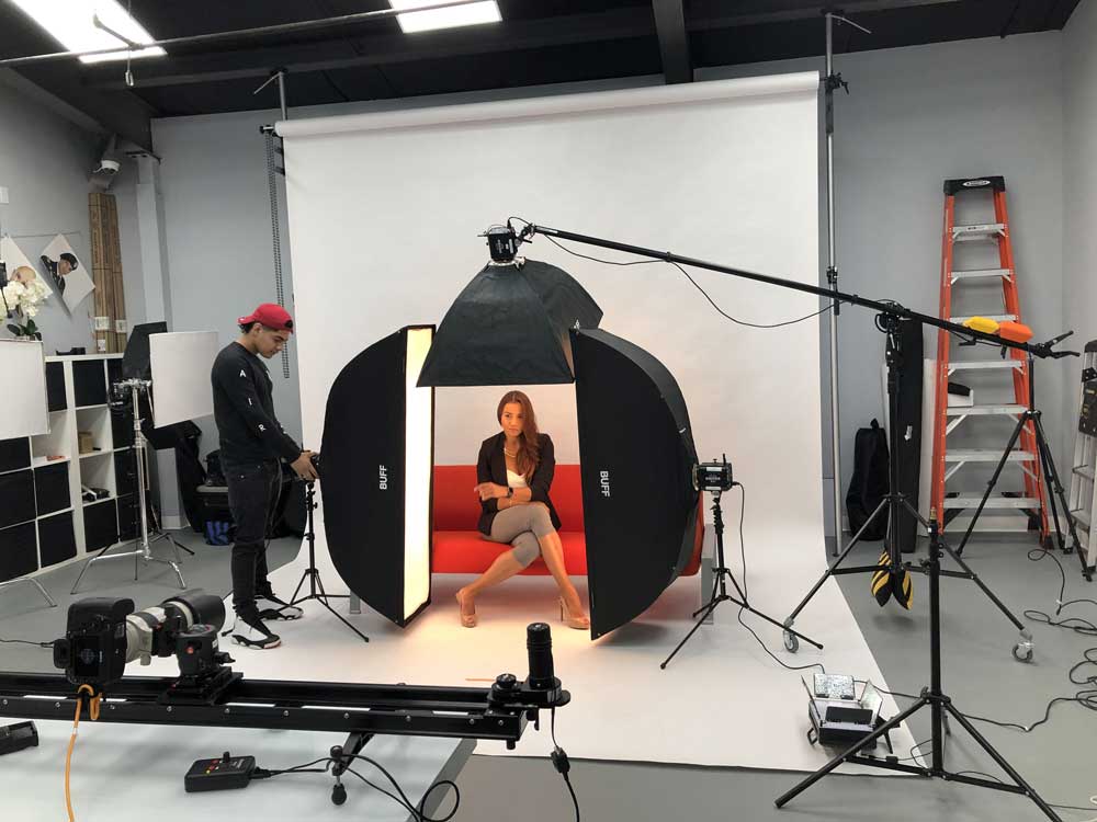 Behind the Scenes of a Photoshoot with a model on action at Isa Aydin Studio Photography